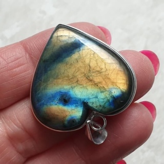 Labradorite pendant 32x30 mm no 960