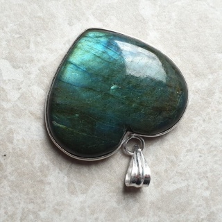 Labradorite pendant 33x28 mm no 997