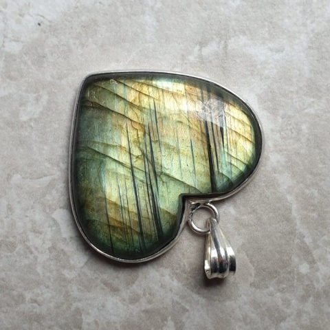 Labradorite pendant 33x29 mm no A6 Labradorite pendant 33x29 mm no A6