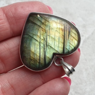 Labradorite pendant 33x29 mm no A6