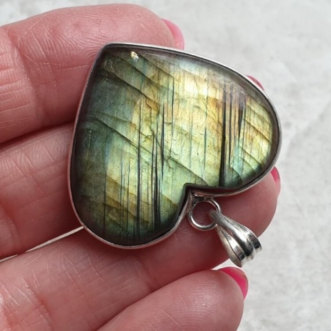 Labradorite pendant 33x29 mm no A6 Labradorite pendant 33x29 mm no A6