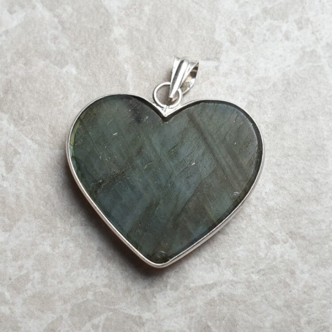 Labradorite pendant 33x29 mm no A6 Labradorite pendant 33x29 mm no A6