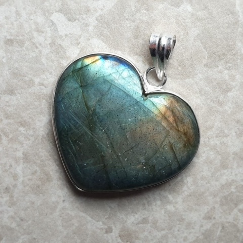 Labradorite pendant 33x29 mm no A9 Labradorite pendant 33x29 mm no A9