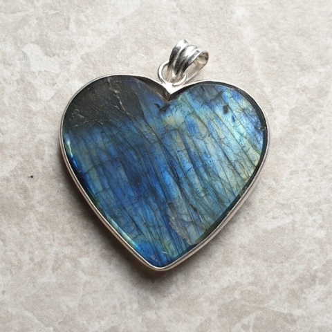Labradorite pendant 33x31 mm no 982 Labradorite pendant 33x31 mm no 982