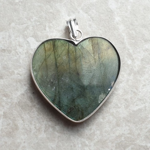 Labradorite pendant 34x31 mm no 995 Labradorite pendant 34x31 mm no 995