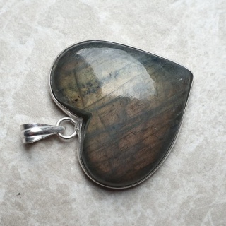 Labradorite pendant 34x31 mm no A12