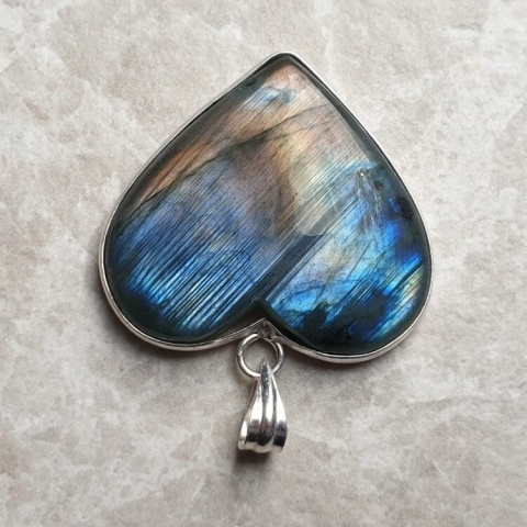 Labradorite pendant 34x33 mm no 978 Labradorite pendant 34x33 mm no 978