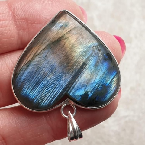 Labradorite pendant 34x33 mm no 978 Labradorite pendant 34x33 mm no 978