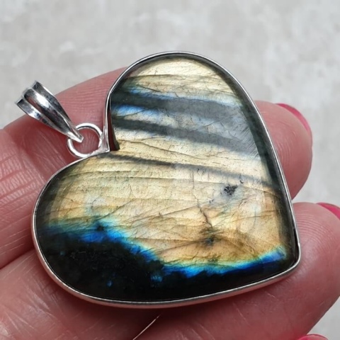 Labradorite pendant 35x32 mm no 969 Labradorite pendant 35x32 mm no 969