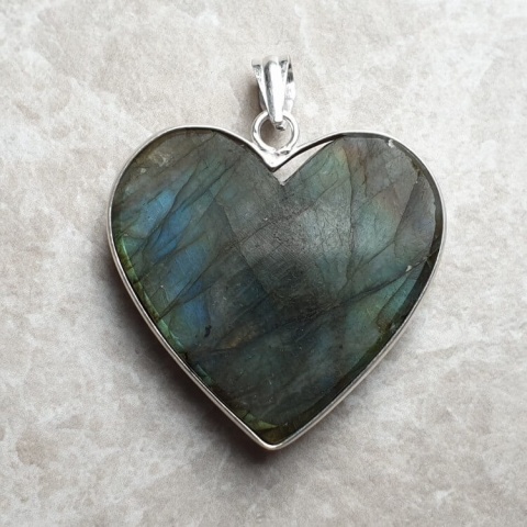 Labradorite pendant 35x33 mm no 979 Labradorite pendant 35x33 mm no 979