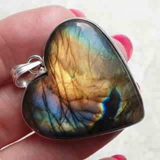 Labradorite pendant 35x33 mm no 983
