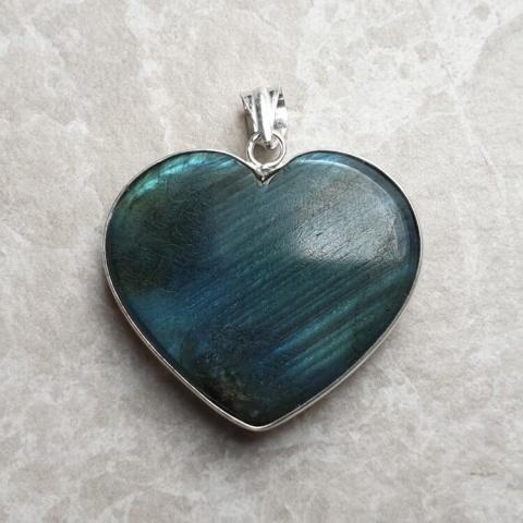 Labradorite pendant 36x31 mm no 977 Labradorite pendant 36x31 mm no 977