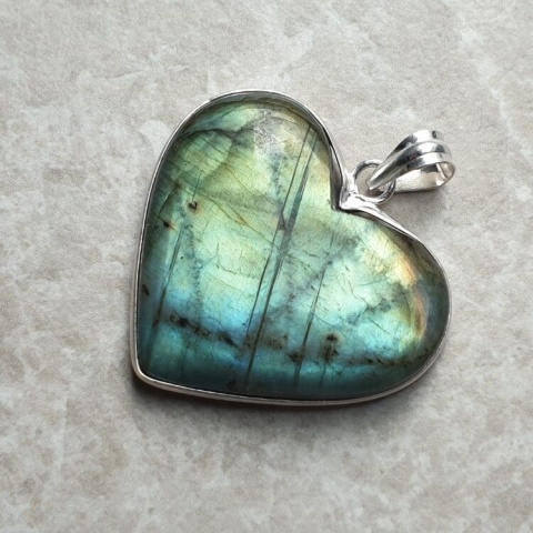 Labradorite pendant 36x31 mm no 981 Labradorite pendant 36x31 mm no 981