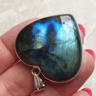 Labradorite pendant 36x32 mm no 973