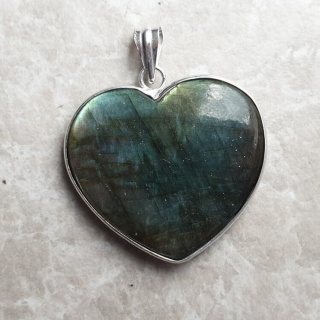 Labradorite pendant 36x32 mm no A17