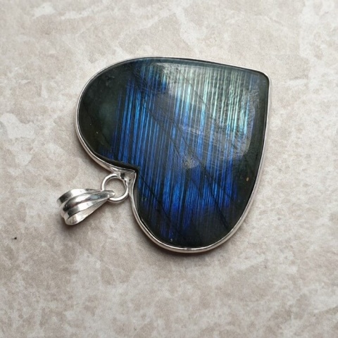 Labradorite pendant 36x33 mm no 975 Labradorite pendant 36x33 mm no 975