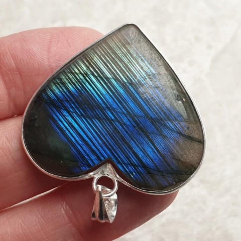 Labradorite pendant 36x33 mm no 975 Labradorite pendant 36x33 mm no 975