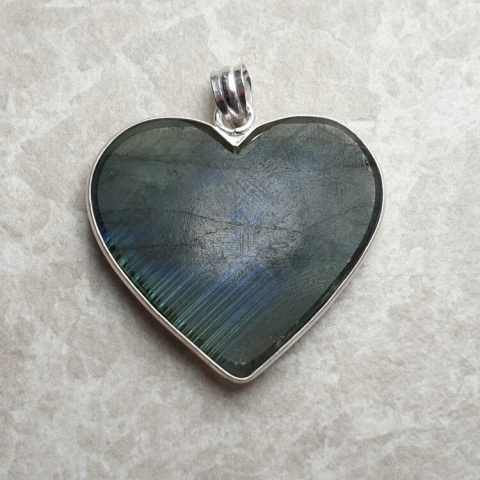 Labradorite pendant 36x33 mm no 975 Labradorite pendant 36x33 mm no 975