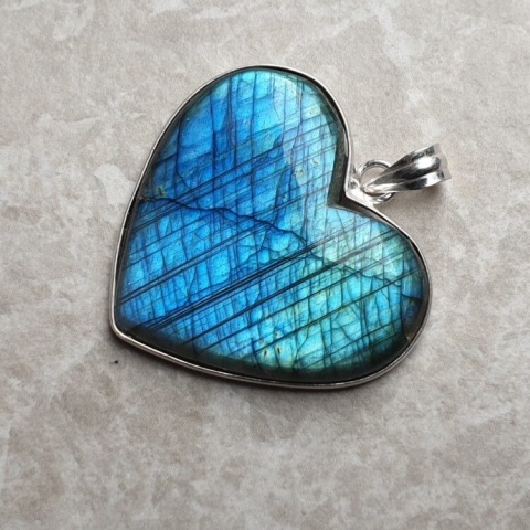 Labradorite pendant 37x32 mm no 974 Labradorite pendant 37x32 mm no 974