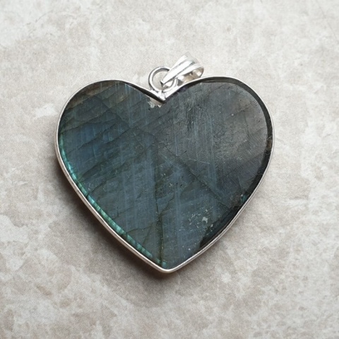Labradorite pendant 37x32 mm no 974 Labradorite pendant 37x32 mm no 974