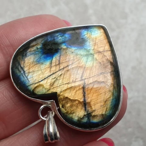 Labradorite pendant 37x33 mm no 970 Labradorite pendant 37x33 mm no 970