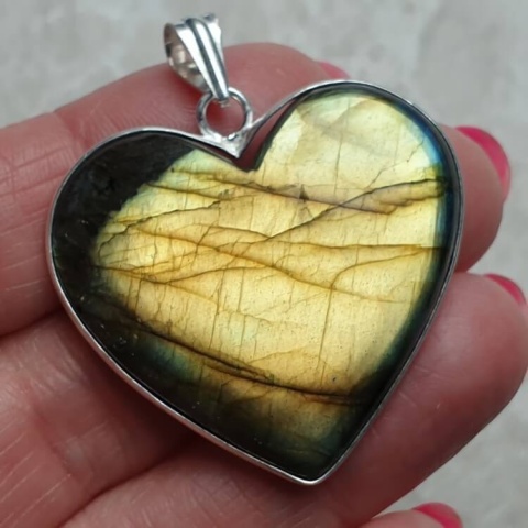 Labradorite pendant 37x34 mm no 961 Labradorite pendant 37x34 mm no 961