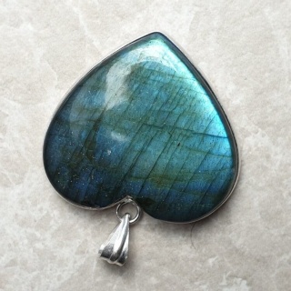 Labradorite pendant 38x35 mm no 954