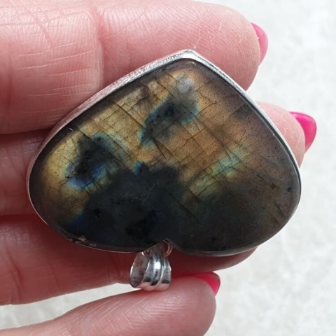 Labradorite pendant 39x33 mm no 980 Labradorite pendant 39x33 mm no 980