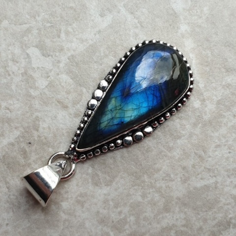 Labradorite pendant 13x15 mm no A177 Labradorite pendant 13x15 mm no A177