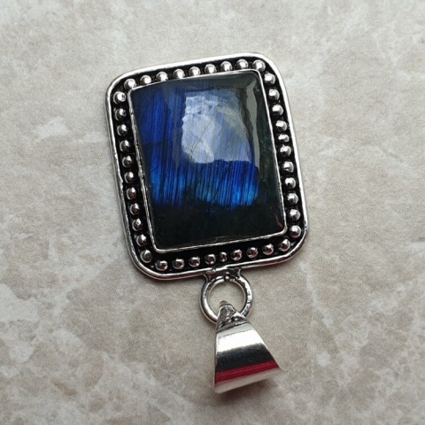 Labradorite pendant 20x16 mm no A211 Labradorite pendant 20x16 mm no A211