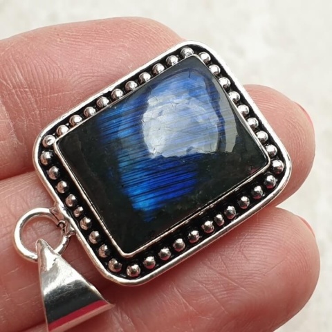 Labradorite pendant 20x16 mm no A211 Labradorite pendant 20x16 mm no A211