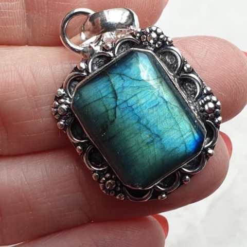 Labradorite pendant 20x16 mm no A221 Labradorite pendant 20x16 mm no A221