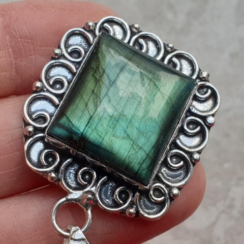 Labradorite pendant 21x20 mm no A173 Labradorite pendant 21x20 mm no A173
