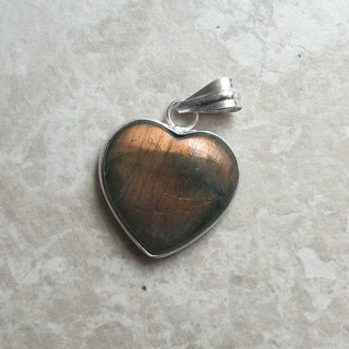 Labradorite pendant 21x20 mm no A54