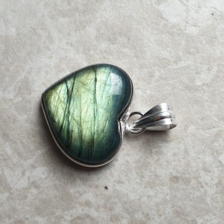 Labradorite pendant 22x18 mm no A52