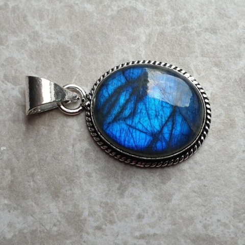 Labradorite pendant 23x19 mm no A122 Labradorite pendant 23x19 mm no A122