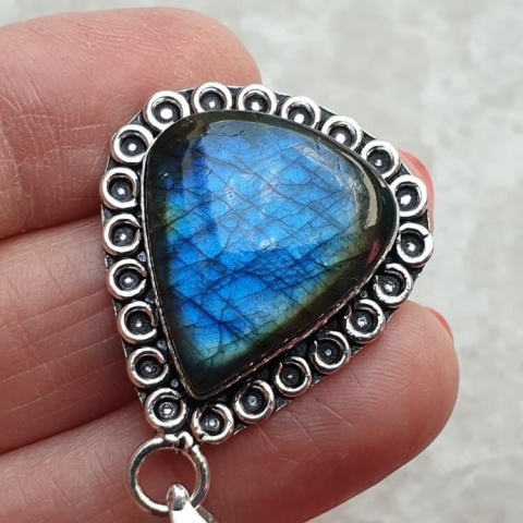 Labradorite pendant 23x21 mm no A192 Labradorite pendant 23x21 mm no A192
