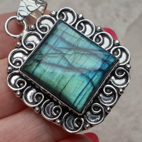 Labradorite pendant 23x21 mm no A56 Labradorite pendant 23x21 mm no A56