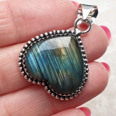 Labradorite pendant 23x21 mm no A81 Labradorite pendant 23x21 mm no A81