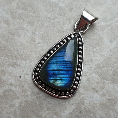 Labradorite pendant 24x15 mm no A128 Labradorite pendant 24x15 mm no A128