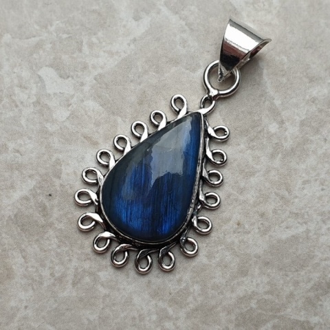 Labradorite pendant 24x15 mm no A71 Labradorite pendant 24x15 mm no A71