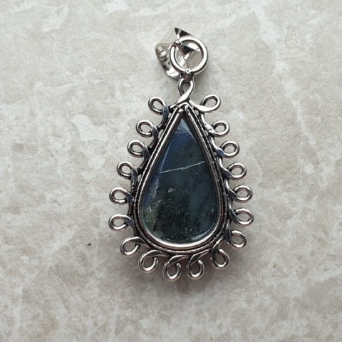 Labradorite pendant 24x15 mm no A71 Labradorite pendant 24x15 mm no A71