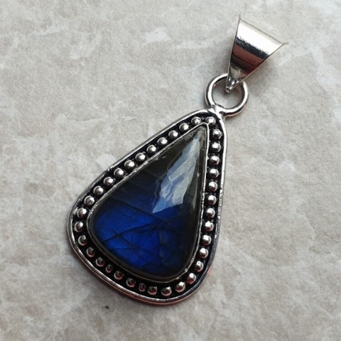 Labradorite pendant 24x16 mm no A248 Labradorite pendant 24x16 mm no A248