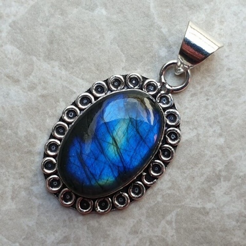 Labradorite pendant 24x17 mm no A189 Labradorite pendant 24x17 mm no A189