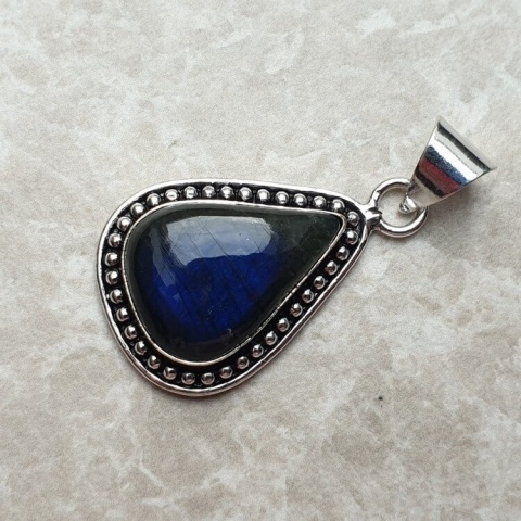 Labradorite pendant 24x17 mm no A79 Labradorite pendant 24x17 mm no A79