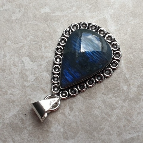 Labradorite pendant 24x18 mm no A167 Labradorite pendant 24x18 mm no A167