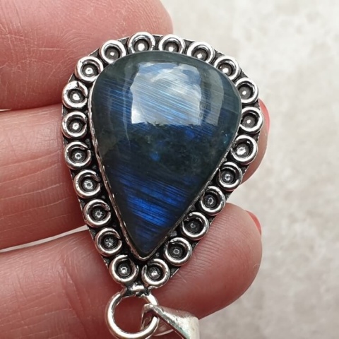 Labradorite pendant 24x18 mm no A167 Labradorite pendant 24x18 mm no A167