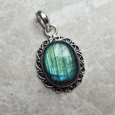 Labradorite pendant 24x19 mm no A204 Labradorite pendant 24x19 mm no A204