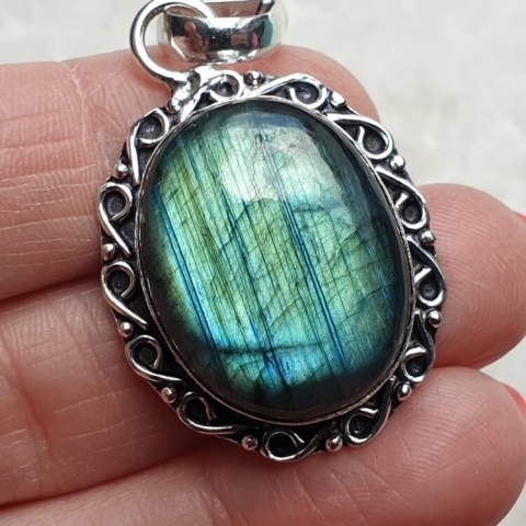 Labradorite pendant 24x19 mm no A204 Labradorite pendant 24x19 mm no A204