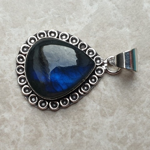 Labradorite pendant 24x21 mm no A94 Labradorite pendant 24x21 mm no A94
